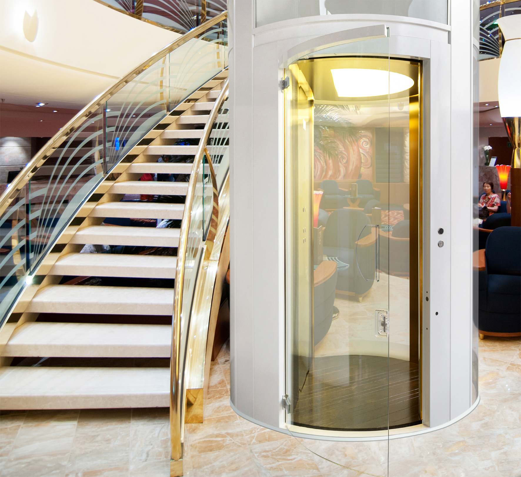 runder-aufzug-innen-giotto a close up of a elevator